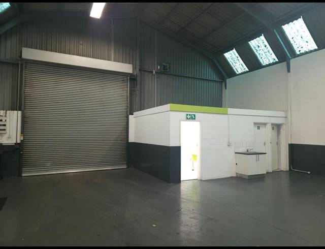 INDUSTRIAL PROPERTY TO RENT IN PAROW EAST